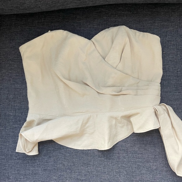 DO + BE Strapless Beige Shorts Set - Picture 3 of 5